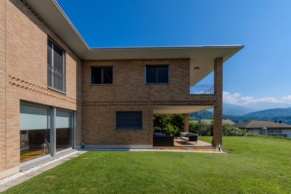 MODERNA E GRANDE VILLA 5.5 COME NUOVA CON PISCINA A MANNO 4