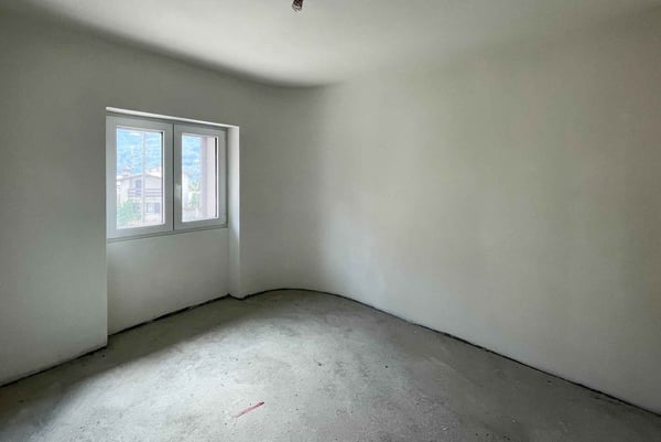GRANDE CASA 6.5 LOCALI INTERAMENTE RINNOVATA A MIGLIEGLIA 8