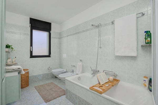 AMPIO 4.5 LOCALI CON GIARDINO IN BIFAMILIARE A SEMENTINA 8