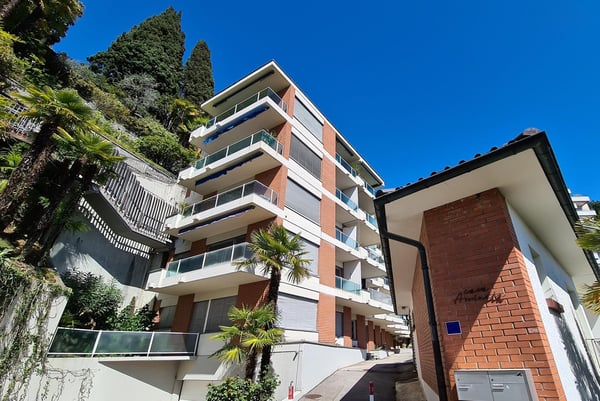 AMPIO 3.5 CON VISTA LAGO MOZZAFIATO A LUGANO CASTAGNOLA 8