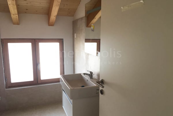 BELLISSIMO 3.5 LOCALI ALL'ULTIMO PIANO A RANCATE 8