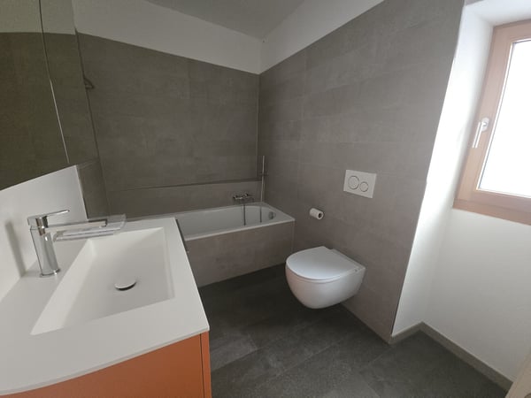 BELLA CASA RISTRUTTURATA 4.5 LOCALI VISTA LAGO A CADEMARIO 5