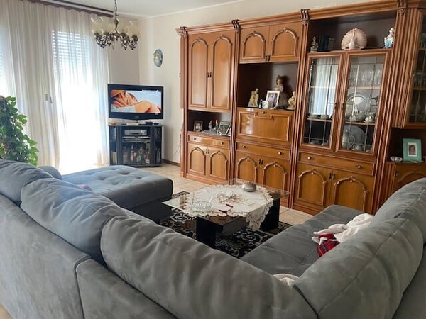 AMPIA CASA GEMELLA DI 7 LOCALI CON GIARDINO A LIGORNETTO 8