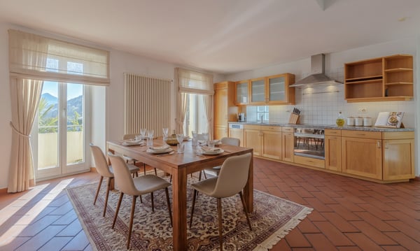 DIMORA STORICA DI 9 LOCALI CON TERRAZZA PANORAMICA AD AROGNO 2
