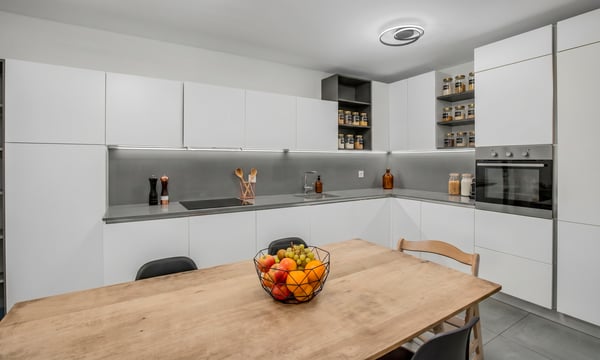ELEGANTE APPARTAMENTO 4.5 LOCALI CON TERRAZZA A DINO 1