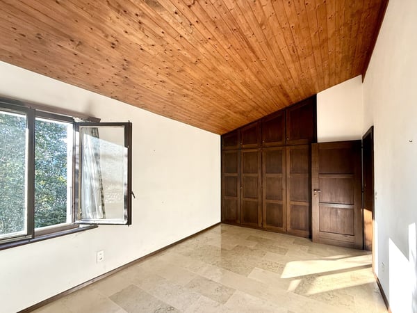AMPIA CASA 4.5 LOCALI CON SPETTACOLARE VISTA LAGO AD AROGNO 9