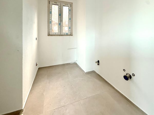 CASA 5.5 LOCALI RINNOVATA CON STUPENDA VISTA LAGO A ROVIO 7