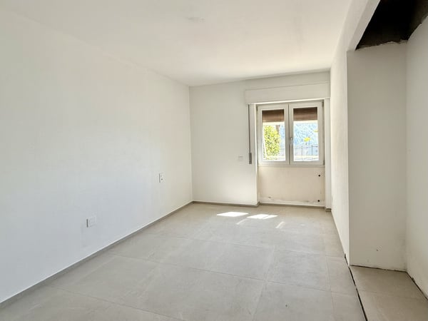 CASA 5.5 LOCALI RINNOVATA CON STUPENDA VISTA LAGO A ROVIO 9