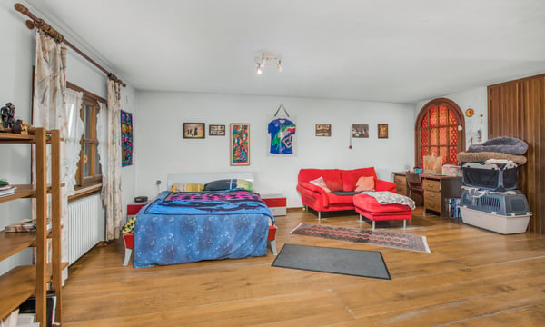 SPAZIOSA VILLA 4.5 CON PISCINA E AMPIO TERRENO A COLDRERIO 7