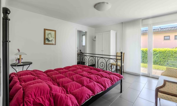 ESCLUSIVA E MODERNA VILLA 6.5 LOCALI CON PISCINA A CADRO 6