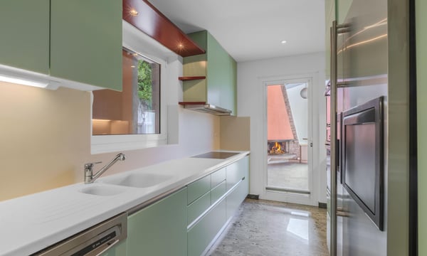 ESCLUSIVA VILLA 5.5 CON PISCINA E VISTA MOZZAFIATO A MUZZANO 5