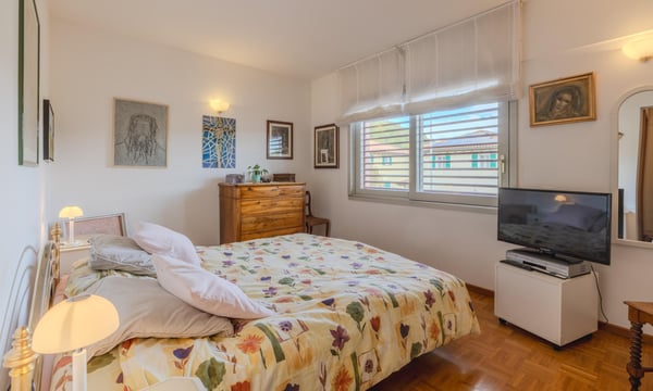 STUPENDA VILLA BIFAMILIARE 8.5 LOCALI CON GIARDINO A PURA 6