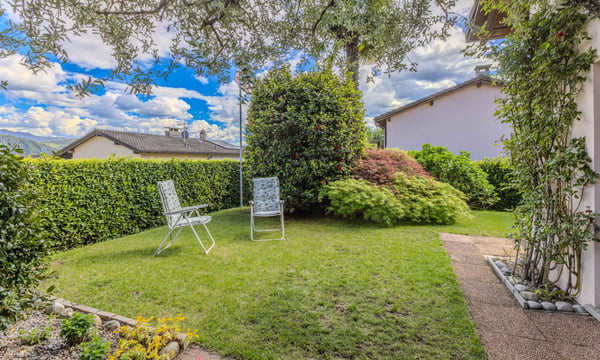 STUPENDA VILLA BIFAMILIARE 8.5 LOCALI CON GIARDINO A PURA 4