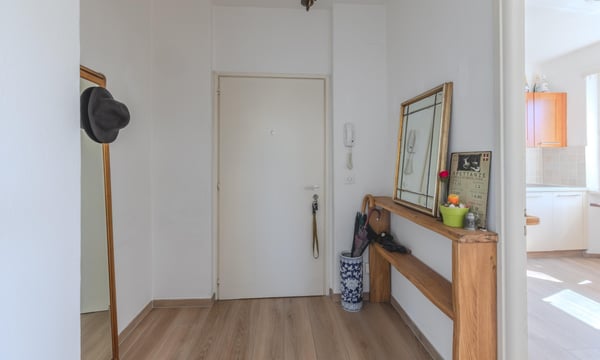 LUMINOSO APPARTAMENTO DI 3.5 LOCALI CON TERRAZZA A VACALLO 8