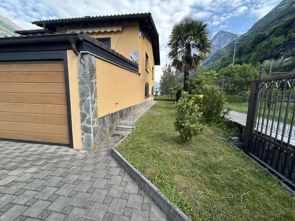 GRANDE CASA DI 6 LOCALI CON AMPIO GIARDINO A CRESCIANO 9