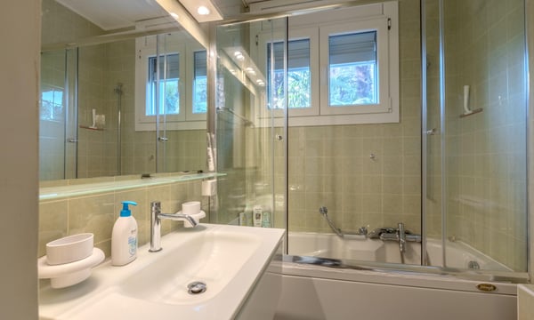 BELLISSIMO E AMPIO 2.5 VISTA LAGO CON TERRAZZA A ROVIO 6