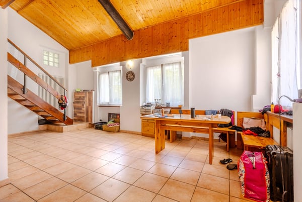 GRANDE E LUMINOSA CASA 13 LOCALI A NOVAZZANO 2