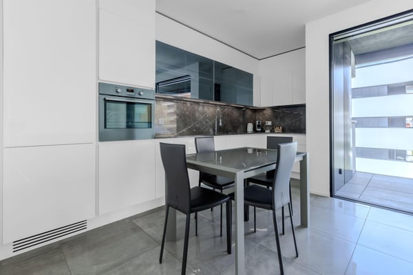 BELLISSIMO E MODERNO 2.5 CON AMPIA TERRAZZA A PREGASSONA 2