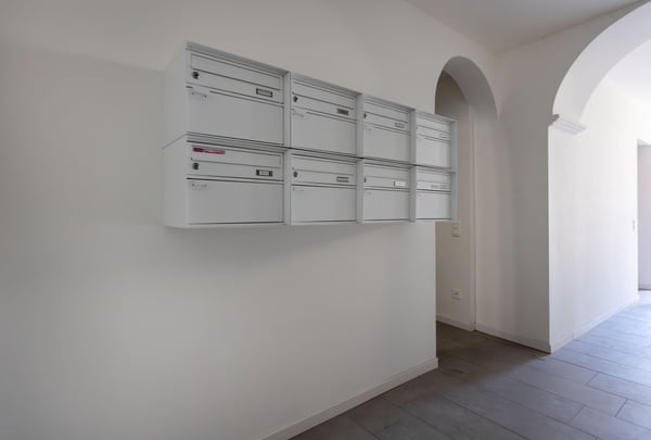 MODERNO ED AMPIO MONOLOCALE AL PIANO TERRA A CAPOLAGO 8