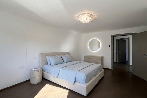 AMPIO E LUMINOSO 4.5 LOCALI CON ROOF TOP VISTA LAGO A MELIDE 7