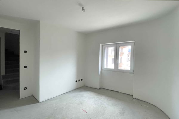 GRANDE CASA 6.5 LOCALI INTERAMENTE RINNOVATA A MIGLIEGLIA 7