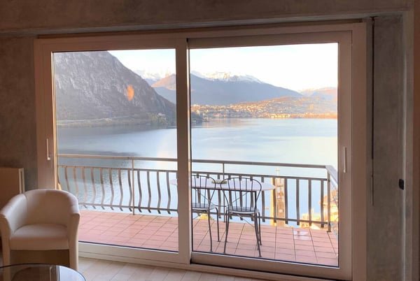 GRANDE 3.5 LOCALI CON BALCONE E VISTA LAGO APERTA A CAMPIONE 4