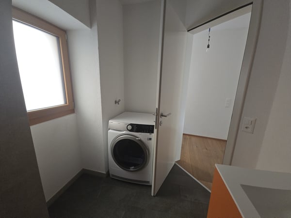 BELLA CASA RISTRUTTURATA 4.5 LOCALI VISTA LAGO A CADEMARIO 6