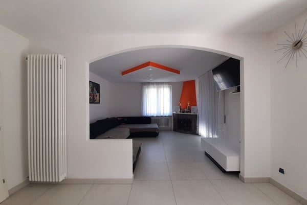 GRANDE VILLA BIFAMILIARE CON AMPIO GIARDINO A CANOBBIO 4