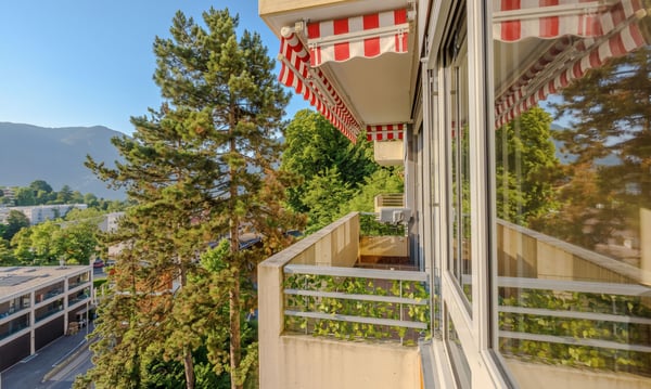 GRANDE 4.5 LOCALI CON BALCONE E PISCINA A LUGANO CENTRO 3