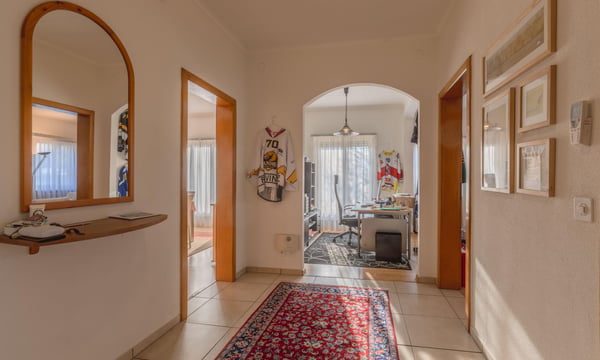 SPAZIOSA VILLA DI 10 LOCALI CON GIARDINO A MORBIO INFERIORE 9
