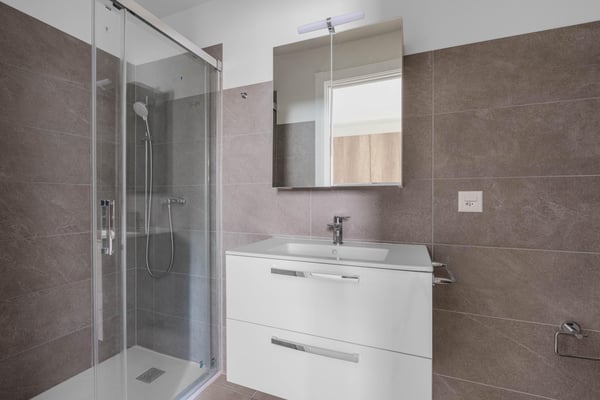 AMPIA CASA BIFAMILIARE 6.5 LOCALI A LOPAGNO IN CAPRIASCA 7