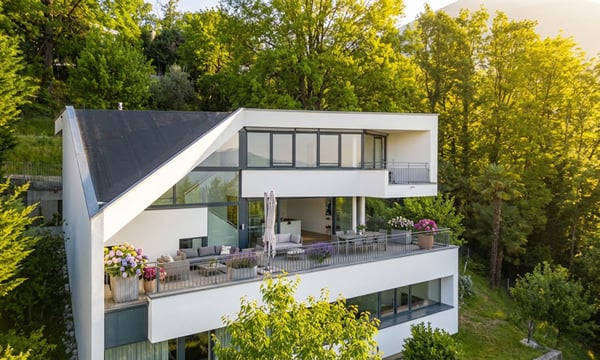 MODERNA VILLA VISTA LAGO 5.5 LOCALI CON PISCINA A CANOBBIO 2