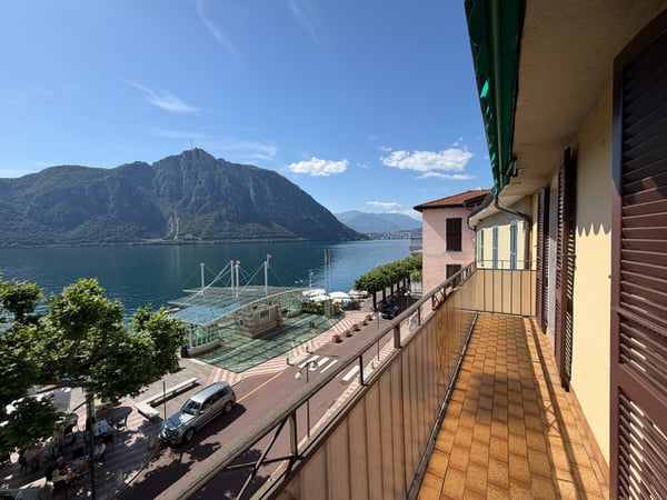 ATTICO 3.5 LOCALI FRONTE LAGO CENTRALE A CAMPIONE D'ITALIA 2