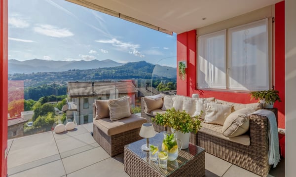 ESCLUSIVA VILLA 6.5 CON GIARDINO E VISTA APERTA A DAVESCO 3