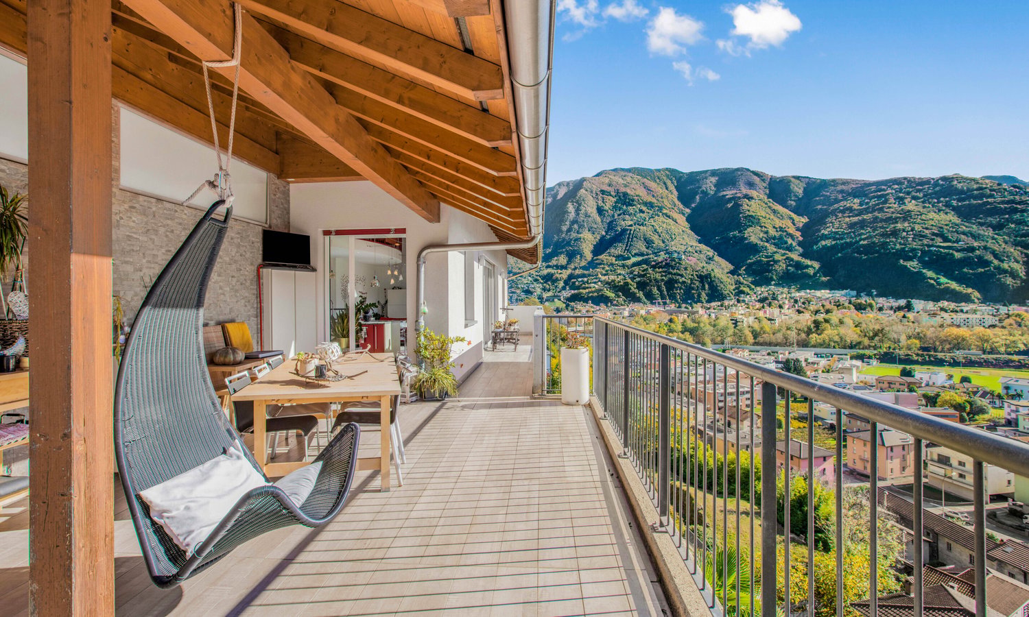 Immobilie in Monte Carasso - MERAVIGLIOSA VILLA 8.5 LOCALI CON VISTA APERTA A BELLINZONA - Bild 1