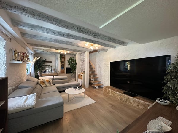 BELLA CASA 4.5 DI CHARME CON GIARDINO E PISCINA A ROVEREDO 4