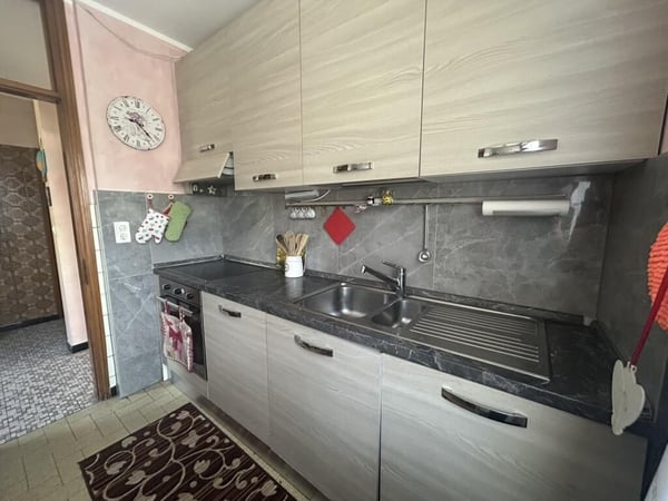 SPAZIOSA CASA DI 6 LOCALI CON AMPIO GIARDINO A CRESCIANO 7