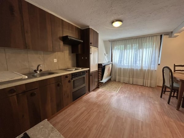 SPAZIOSA CASA DI 6 LOCALI CON AMPIO GIARDINO A CRESCIANO 4