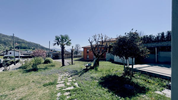 GRANDE PENSIONE DI 13.5 LOCALI CON RISTORANTE A NOVAGGIO 2
