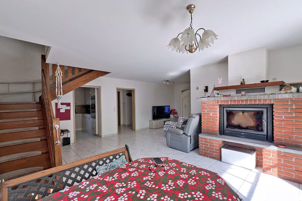 AFFITTASI GRAZIOSA CASA DI 4.5 LOCALI CON PATIO A CADRO 2