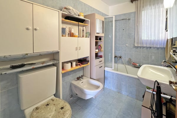 AFFITTASI GRAZIOSA CASA DI 4.5 LOCALI CON PATIO A CADRO 7