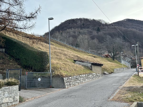 GRANDE TERRENO EDIFICABILE PER 3-4 UNITÃ ABITATIVE A CERTARA 6