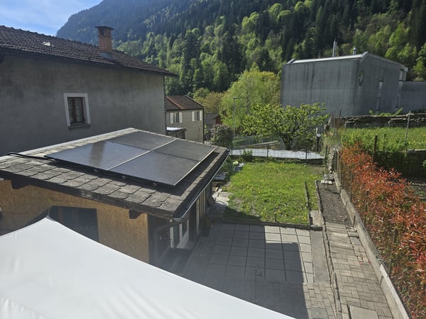 MERAVIGLIOSA MODERNA CASETTA DI VACANZA CON GIARDINO A FAIDO 3