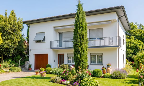 GRANDE CASA BIFAMILIARE 9 LOCALI CON AMPIO TERRENO A RANCATE
