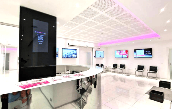 MODERNA AREA COMMERCIALE DI 800 MQ CON MAGAZZINO A MENDRISIO 1