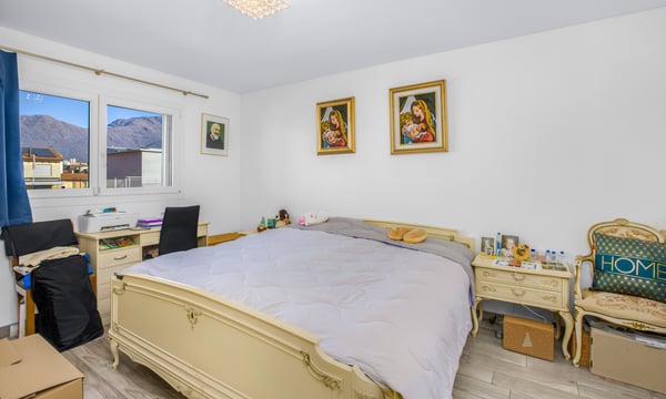 MODERNA E AMPIA VILLA BIFAMILIARE 6.5 CON PISCINA A BEDANO 7
