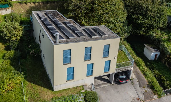 STUPENDA E SPAZIOSA VILLA 6.5 NEL VERDE A PONTE CAPRIASCA 9