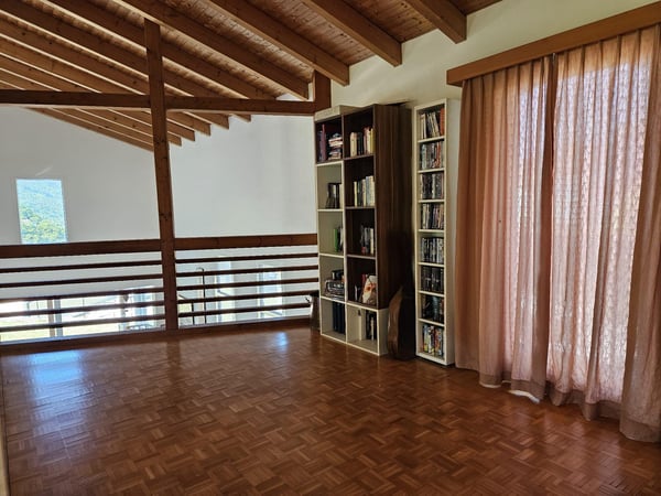 BELLISSIMA VILLA BIFAMILIARE 6.5 CON GIARDINO A GIUBIASCO 8