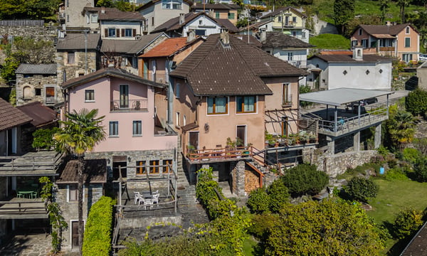 STABILE VISTA LAGO CON 3 UNITA', RISTORANTE E B&B A BRISSAGO 9