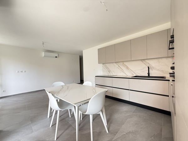 LUMINOSO 3.5 LOCALI COME NUOVO CON TERRAZZA A MENDRISIO 4